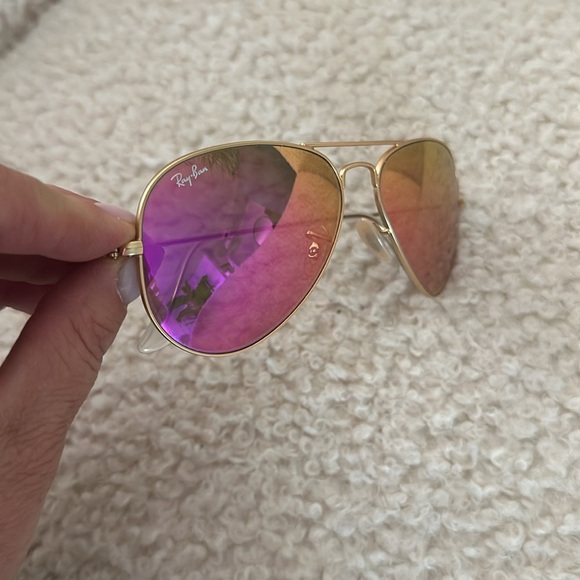 Ray-Ban Gold Frame Aviator Sunglasses with Pink Lenses RB3025 - Picture 4 of 7